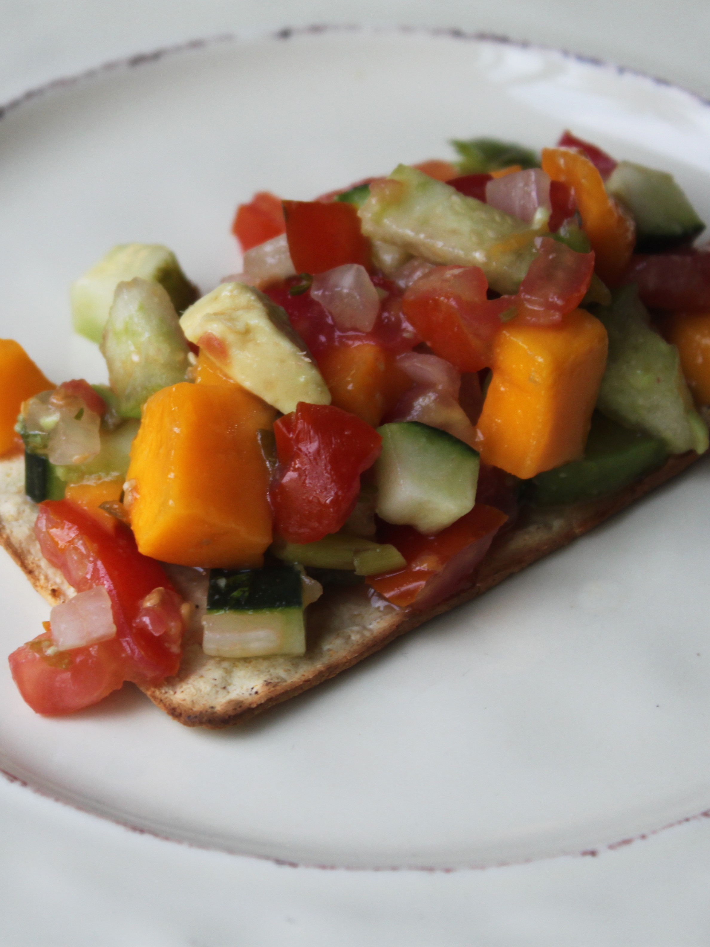 Pico de Gallo con mini pepino y mango